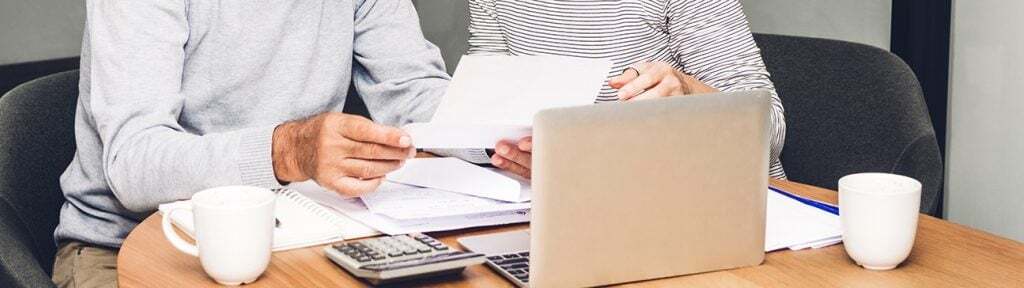 1631636870-table-papers-4